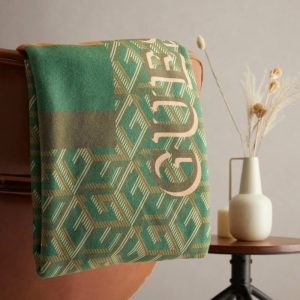 Fleece G Cube Blanket - Green